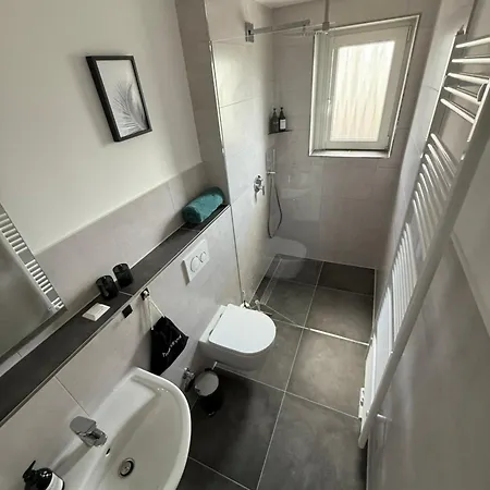 2 Chic Chamber