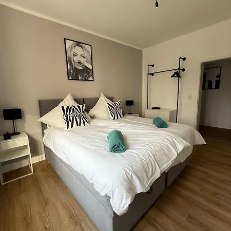 2 Chic Chamber *