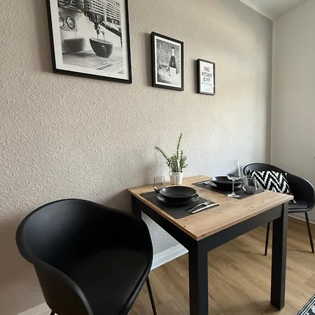 2 Chic Chamber Apartment *